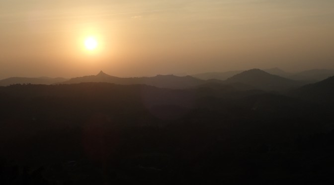 COUCHER DE SOLEIL VU DU TRAIN